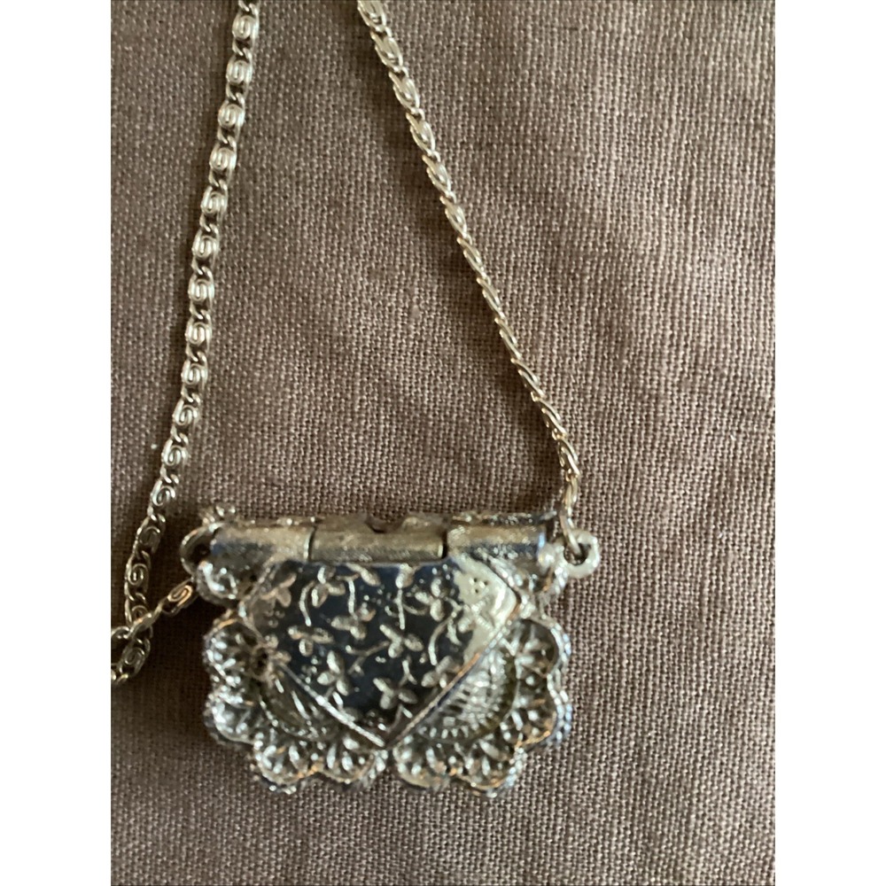 Vintage 1928 Brand Necklace Purse Pendant Gold Tone Fast Shipping - Picture 3 of 6